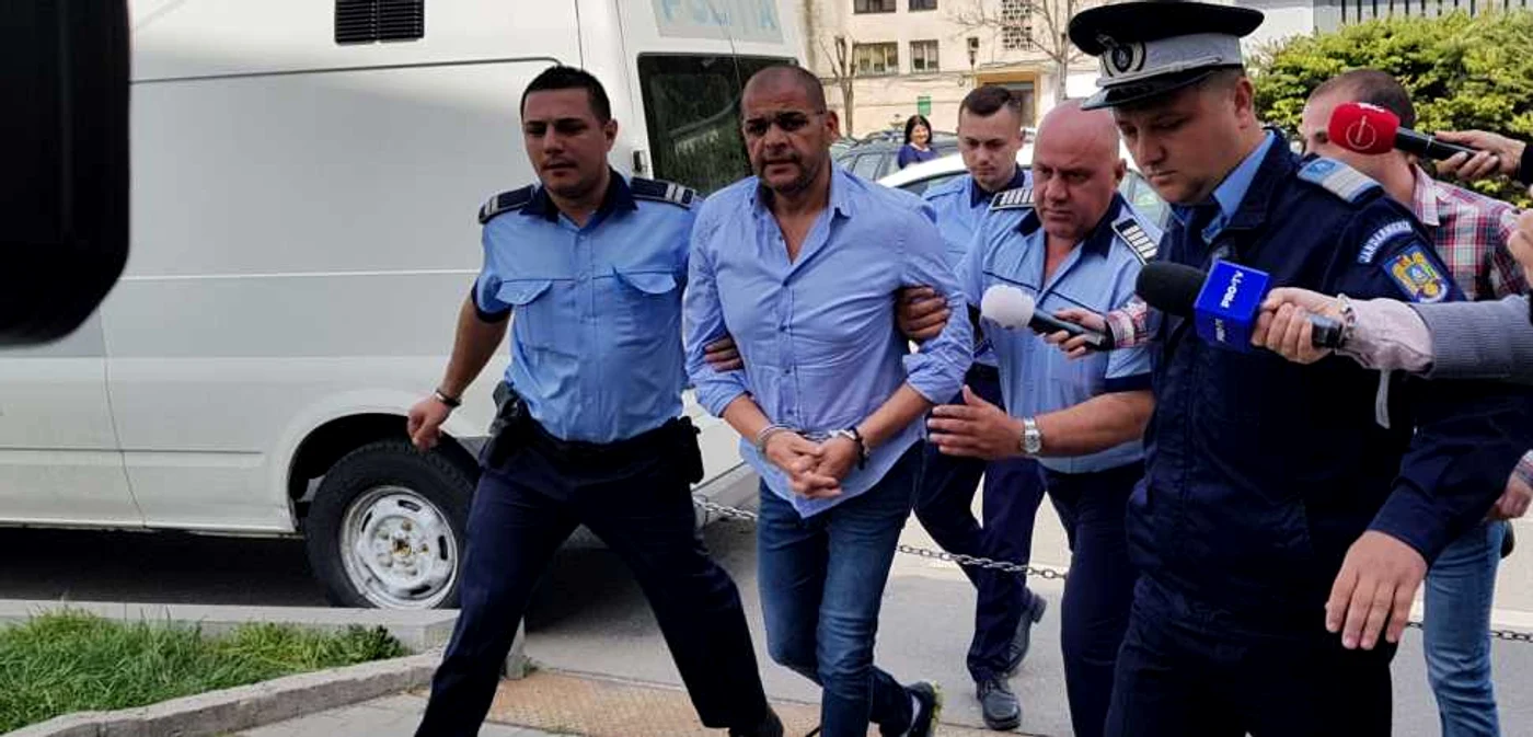 Nicola Inquieto a fost predat autorităţilor italiene FOTO: Denis Grigorescu