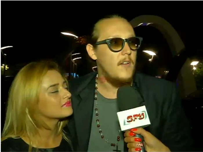 What's up şi Simina