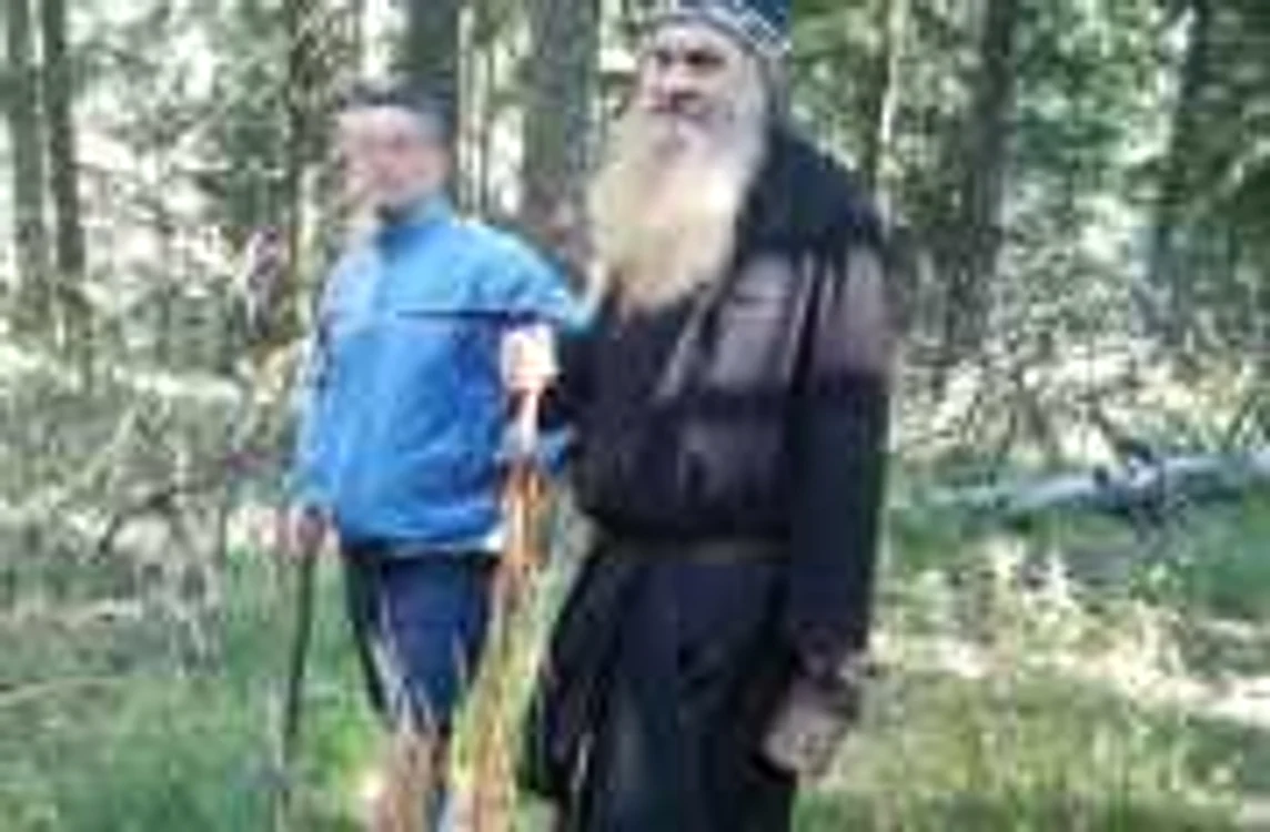 Călugărul Onufrie locuieşte de 18 ani în Masivul Postăvarul
