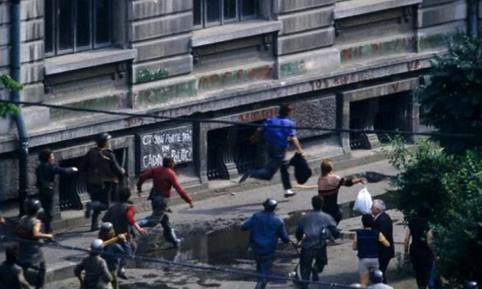 România, între Golaniadă şi Mineriadă jpeg