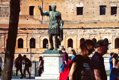 Statuia imparatului Traian din Roma  Foto Pixabay com jpg