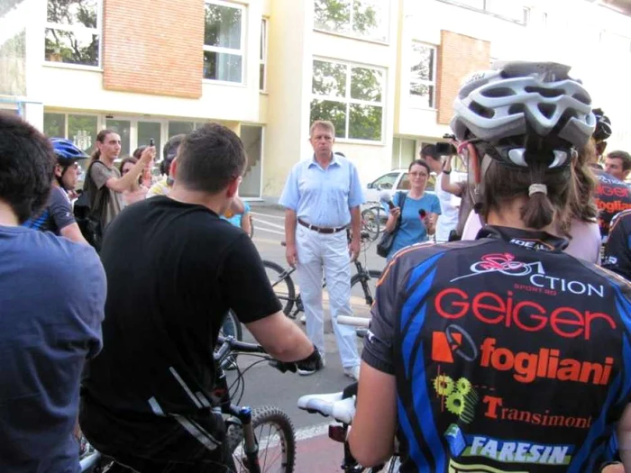 Klaus Iohannis şi-a scos bicicleta şi a testat noile piste din Sibiu