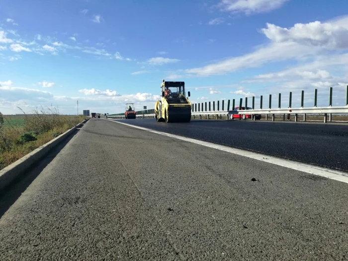 Reparaţiile continuă pe A2 FOTO Adevărul