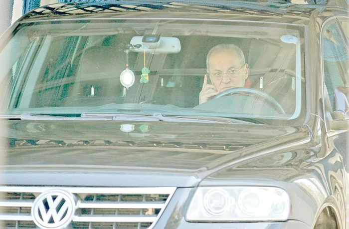 
    Interpretul şi-a vândut maşina  