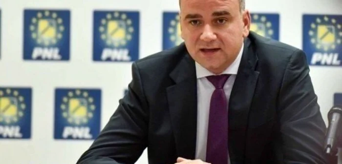 Marius Bodea, liderul PNL Iaşi, vrea să investească în mijloace de transport electrice şi propune gratuitatea transportului public local.