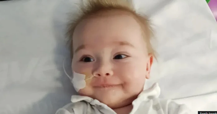 Bebelușul Thomas a fost diagnosticat cu botulism infantil. Sursă foto: BBC/Arhiva familiei