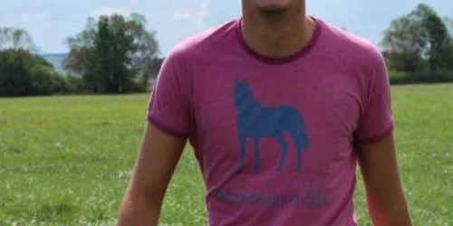 Târgu-Mureş:Portret-Adrian Milăşan face senzaţie în industria modei