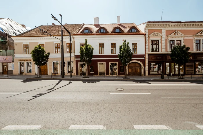 „Palatul” se află pe Bulevardul Regele Ferdinand. FOTO: Florin Penene