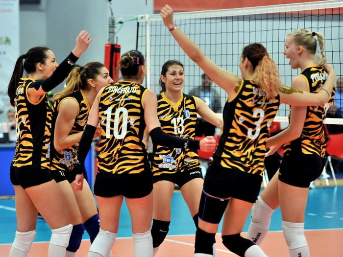 CSM Bucureşti s-a impus cu 3-1 FOTO Sportpictures.eu