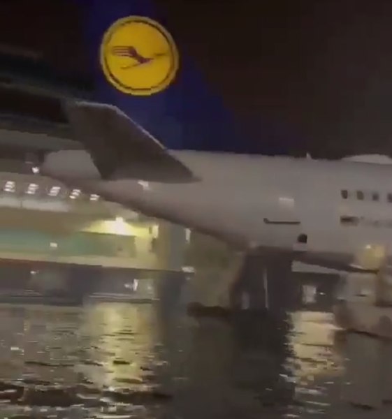 Zboruri anulate și inundații în Germania după o furtună puternică VIDEO