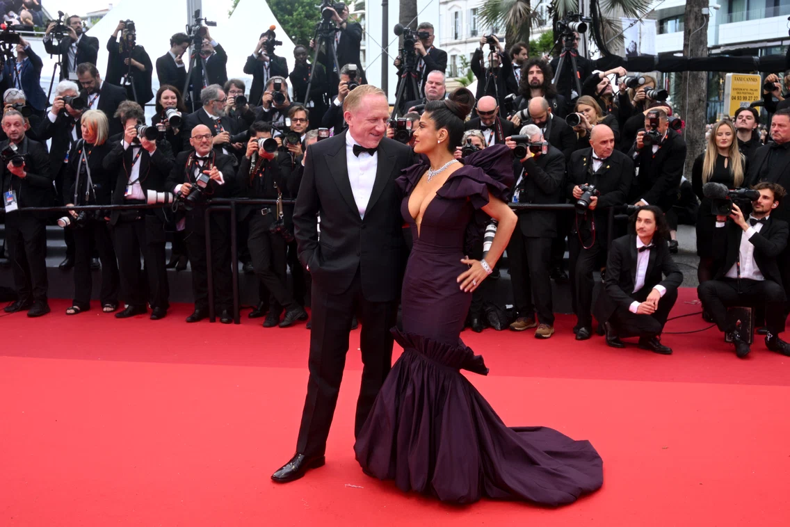 Salma Hayek cu soțul François Henri Pinault la Cannes, mai 2023, Getty