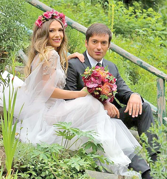 Adela Popescu şi Radu Vâlcan s-au căsătorit în luna august a acestui an