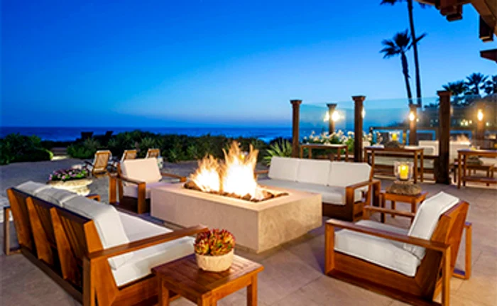 Terasa are vedere la ocean