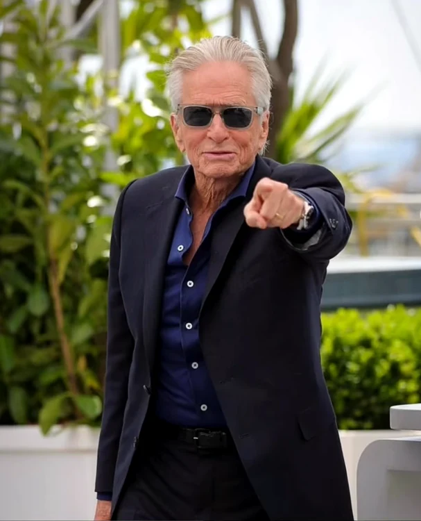 Michael Douglas mesaj de 4 iulie, Instagram PNG