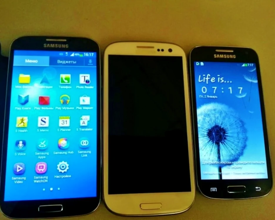 Portret de linie: Galaxy S4, Galaxy S3, Galaxy S4 mini. FOTO SamMobile