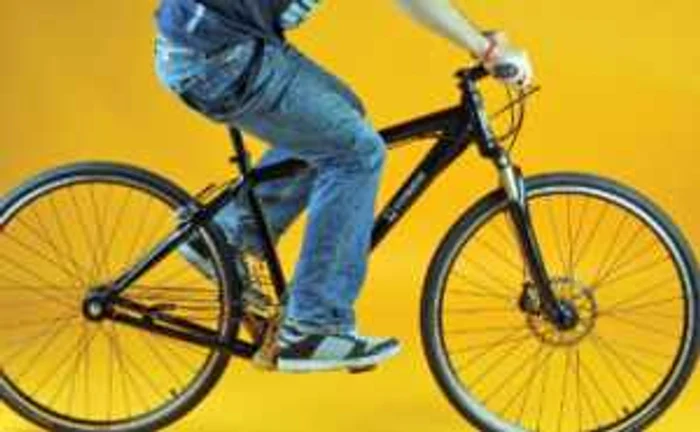 Stringbike sau bicicleta fără lanţ a atras deja atenţia amatorilor de ciclism