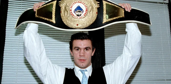 Mihai Leu a adus prima centură mondială pentru boxul românesc. Foto Mediafax 