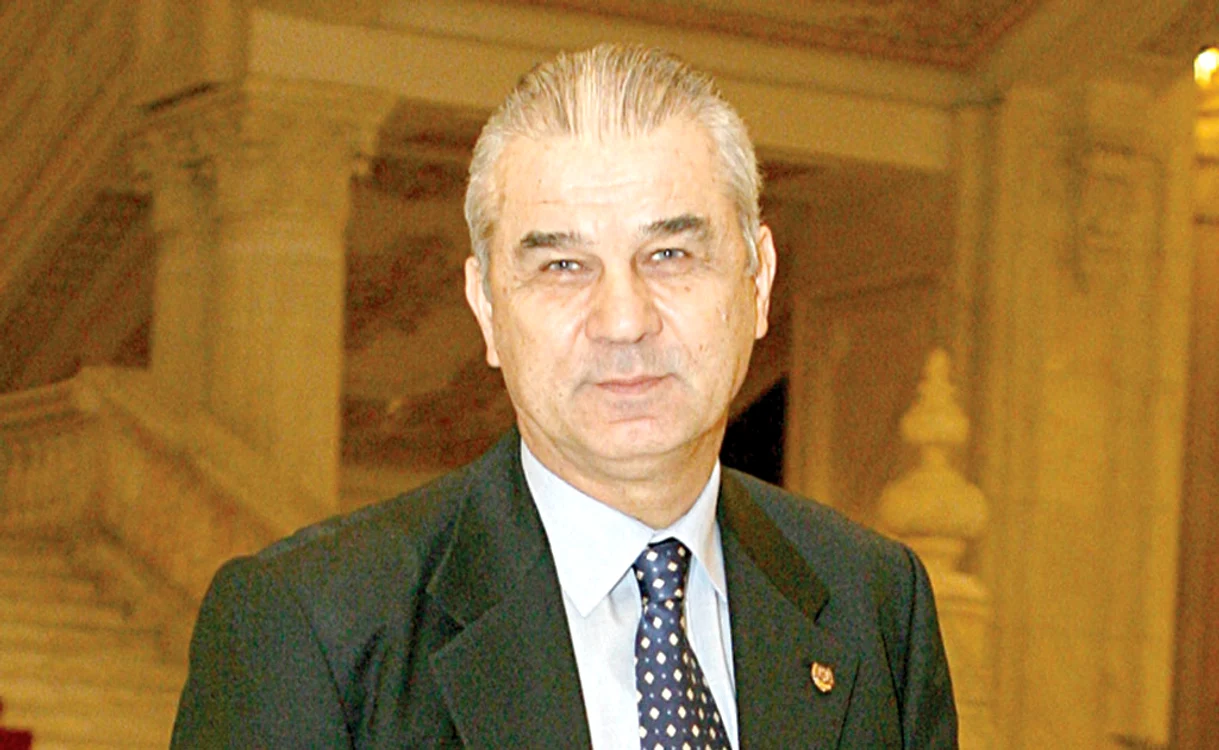 Cu mulţi veterani ieşiţi din formă sau fără echipe, selecţionerul e obligat să-şi completeze lotul pentru turneul din 2016 cu tineri ignoraţi până acum