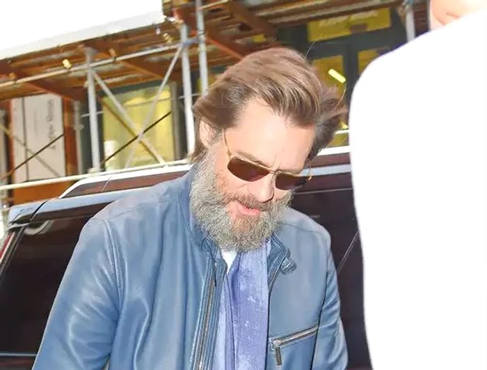 
    Jim Carrey este devastat după sinuciderea fostei iubite  