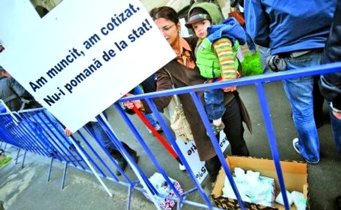 
    Femeile cu carieră spun că sunt descurajate să aducă pe lume un copil  