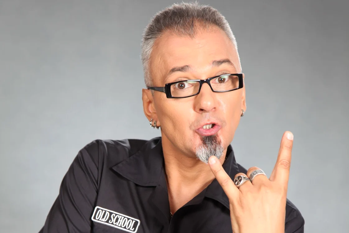 
    Cristi Hrubaru împreună cu iubita sa motocicletăFoto Arhivă Personală  