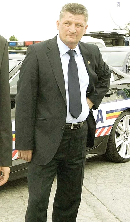 
    Lucian Diniţă  a ajuns din  şef, adjunct  