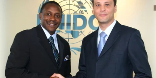 Cornel Feruţă (dr.), alături de directorul general al Organizaţiei Naţiunilor Unite pentru Dezvoltare Industrială, Kandeh K. Yumkella