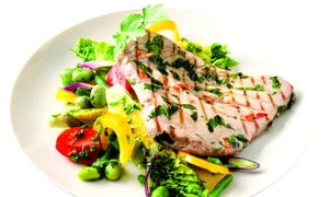 cotlet de porc cu legume sotate jpeg