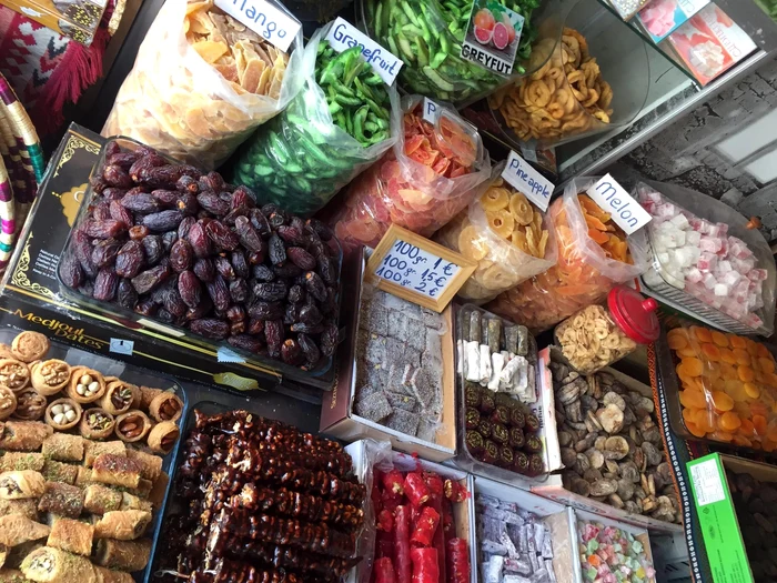 Curmalele sunt nelipsite de pe tarabe