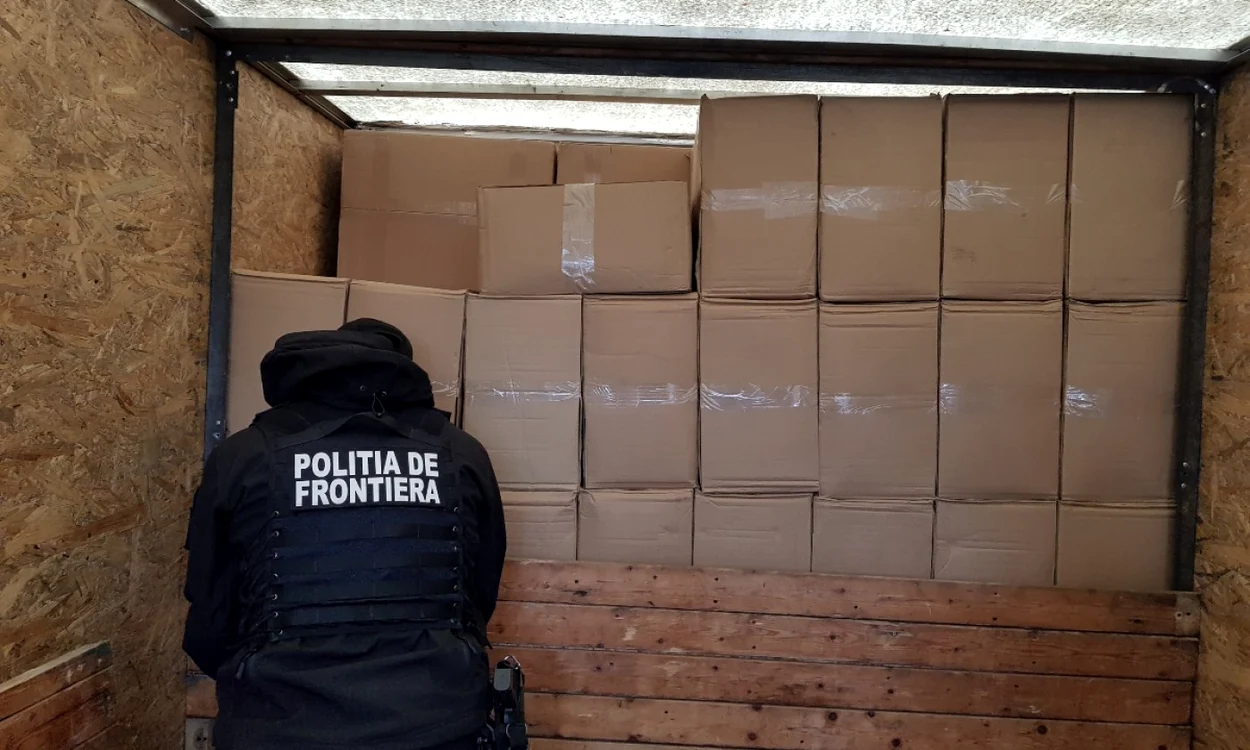 Poliţia de Frontieră a descoperit ţigările de contrabandă                      FOTO: Poliţia de Frontieră