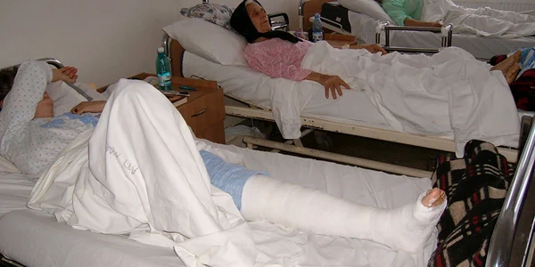 Peste 200 de prahoveni s-au prezentat la spital cu fracturi si entorse