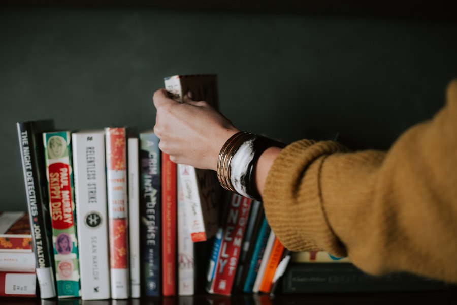 Două volume Polirom, premiate de Academia Română