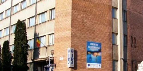 Polițiștii investighează moartea bărbatului