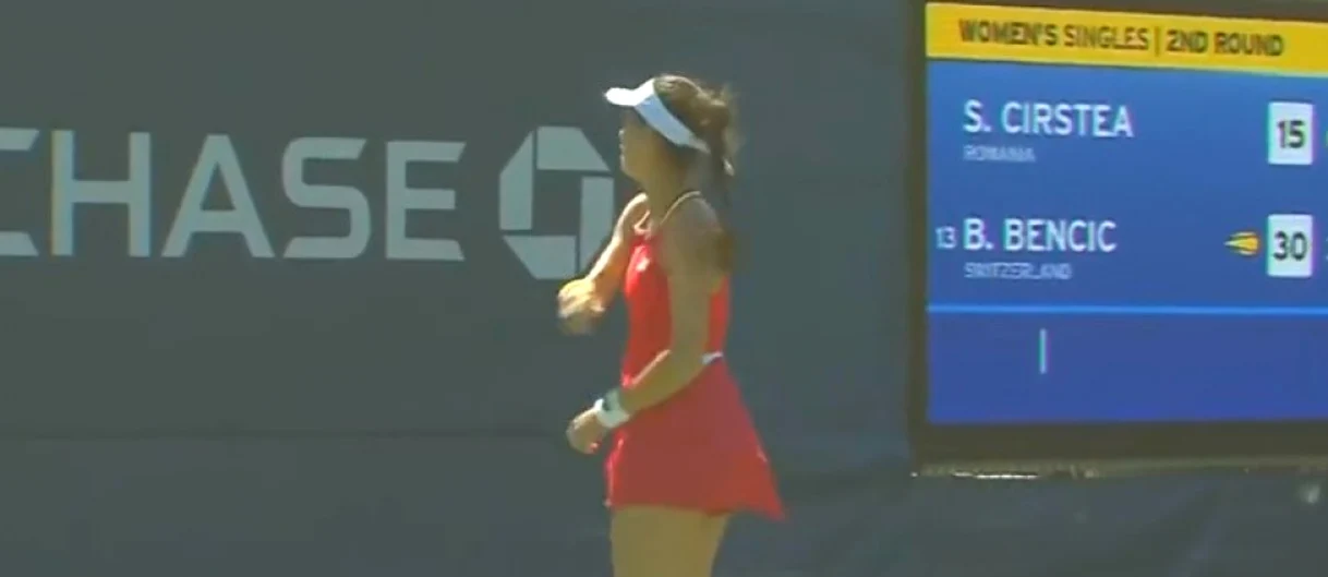 De nervi, Sorana a aruncat racheta în reclame în meciul cu Bencic. Captură foto TV 