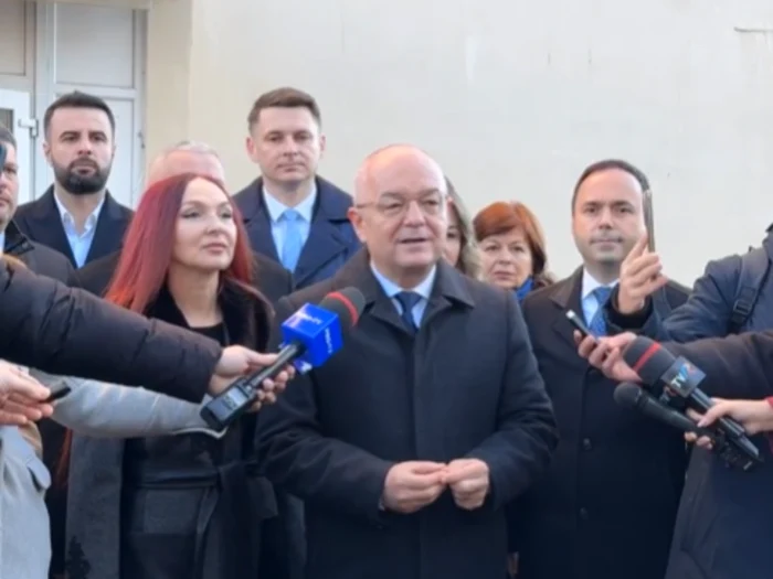 Emil Boc a mers la vot/FOTO: Captură video Facebook