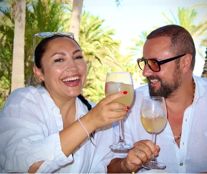 Artista a sărbătorit în vacanță și 17 ani de când ea și soțul ei, Cătălin Măruță, au spus “Da” la Starea Civilă