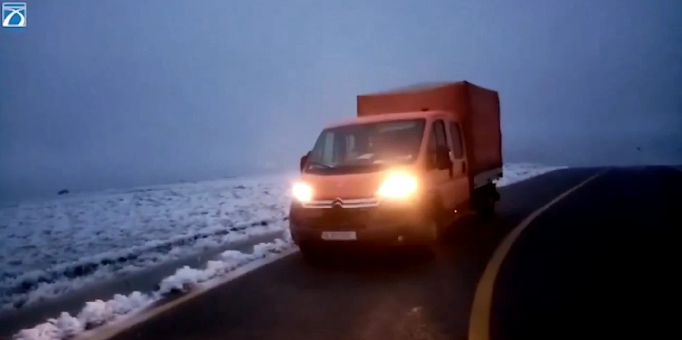 Drumarii au căutat turişti rămaşi blocaţi pe Transalpina