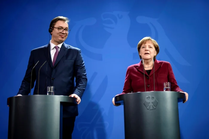 Aleksandar Vucic, preşedintele Serbiei, şi Angela Merkel, cancelarul federal german Foto: EPA