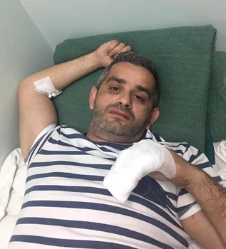 Daniel Onoriu, pe patul de spital jpeg