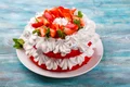 Tort cu frisca si capsuni  Sursa foto shutterstock 1132012664 jpg