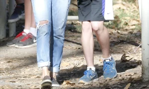 Calista Flockhart (50 de ani) nu pare cu mult mai în vârstă decât fiul ei de 13 ani jpeg