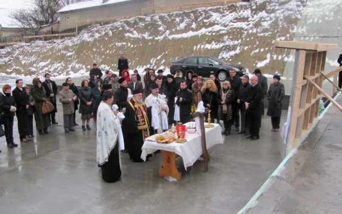 Sfinţirea temeliei viitorului palat