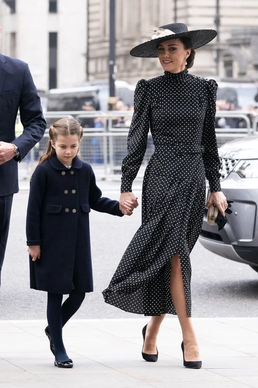 Prințesa Charlotte, Kate Middleton