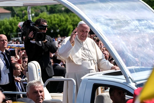 Pluralismul religios: o concesie faţă de modernitatea tîrzie? jpeg