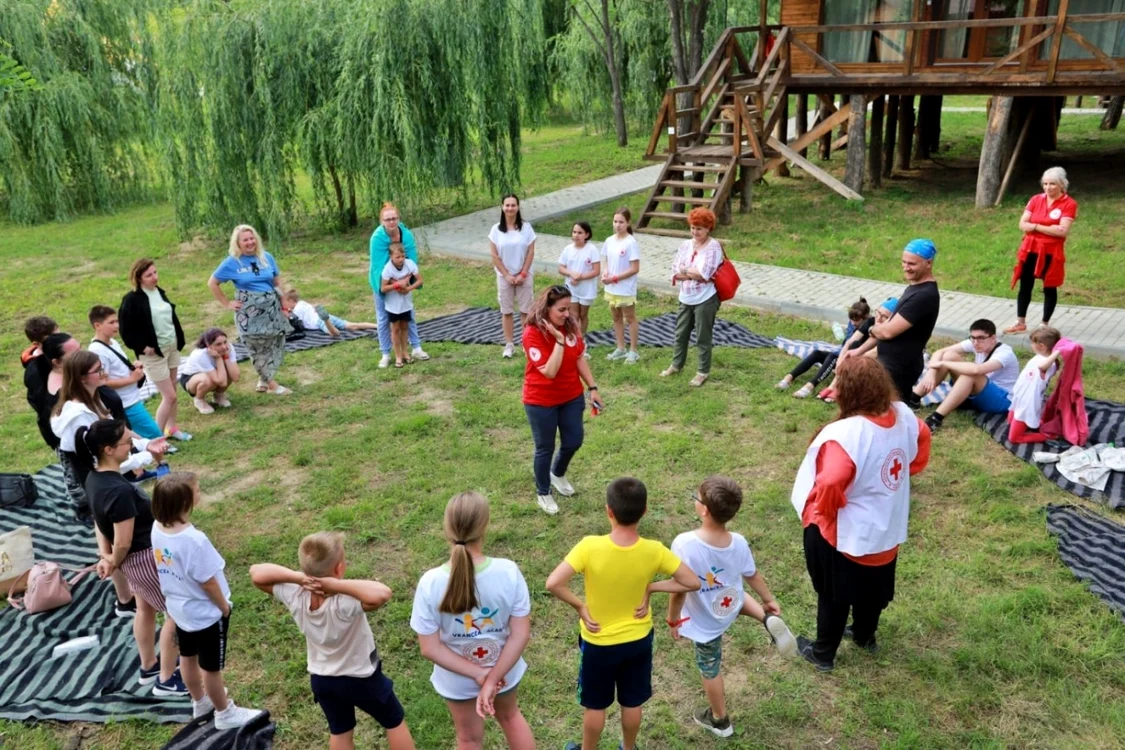 Activităţile din proiect au avut lc la Resortul zaga Zaga FOT): Crucea Roşie Vrancea