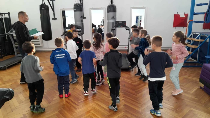 Educație Fizică la LPS Banatul FOTO Ștefan Both