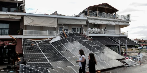 Furtuni puternice în Grecia FOTO AFP Sakis Mitrolidis
