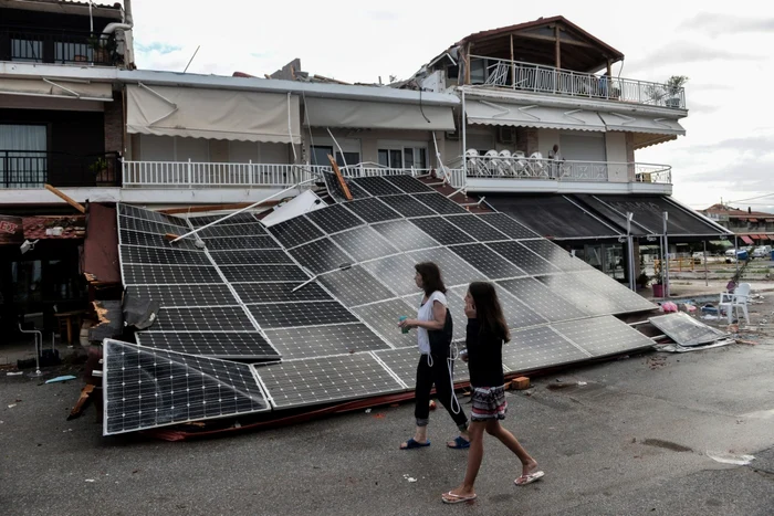 Furtuni puternice în Grecia FOTO AFP  Sakis Mitrolidis