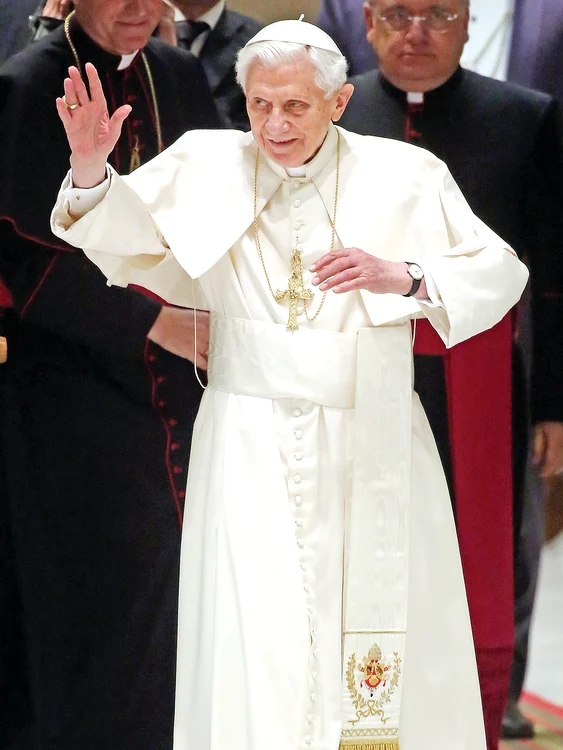 Papa Benedict al XVI-lea a fost  Suveran Pontif din 2005 până în 2013,  când a abdicat