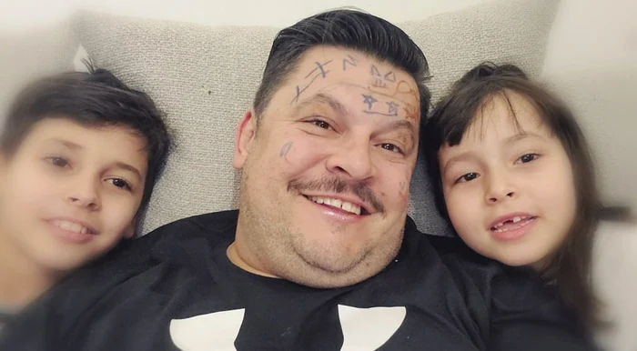 Mihai Bobonete alături de copiii săi - Foto: social media 